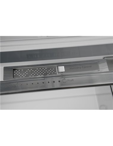 Вбудований холодильник Whirlpool SP40 802 EU