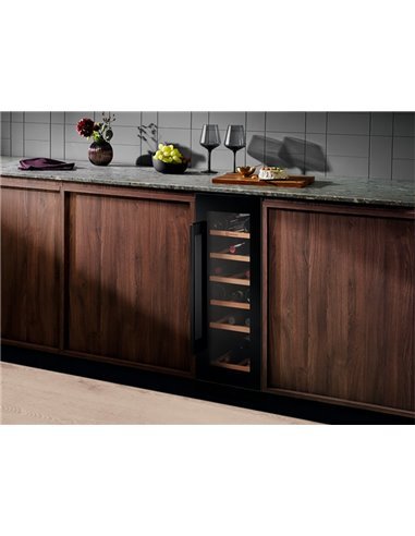 Окремостоячий шафа для вина ELECTROLUX EWUS020B5B