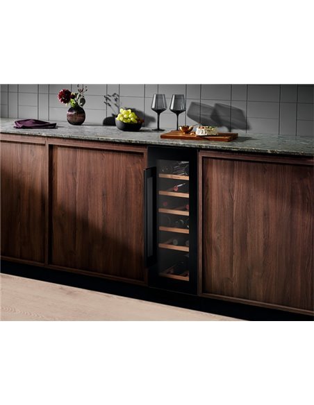 Окремостоячий шафа для вина ELECTROLUX EWUS020B5B
