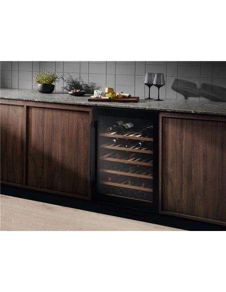 Окремостоячий шафа для вина ELECTROLUX EWUS052B5B